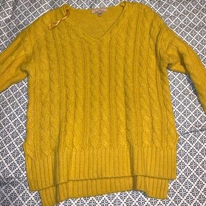Love tree Brand new mustard colored sweater size M